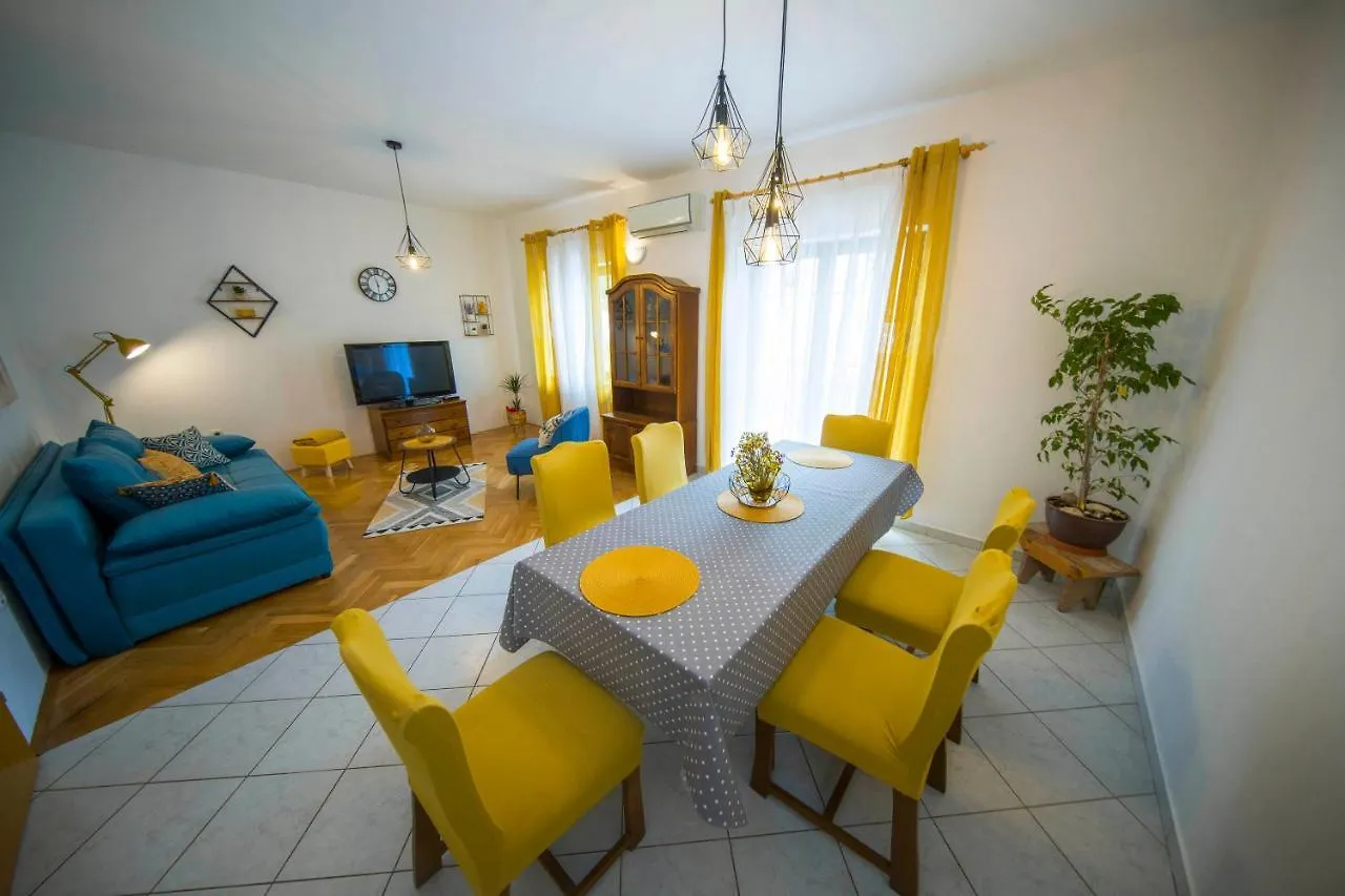 3 Bedroom Apartment Antonio Kastela 0*,