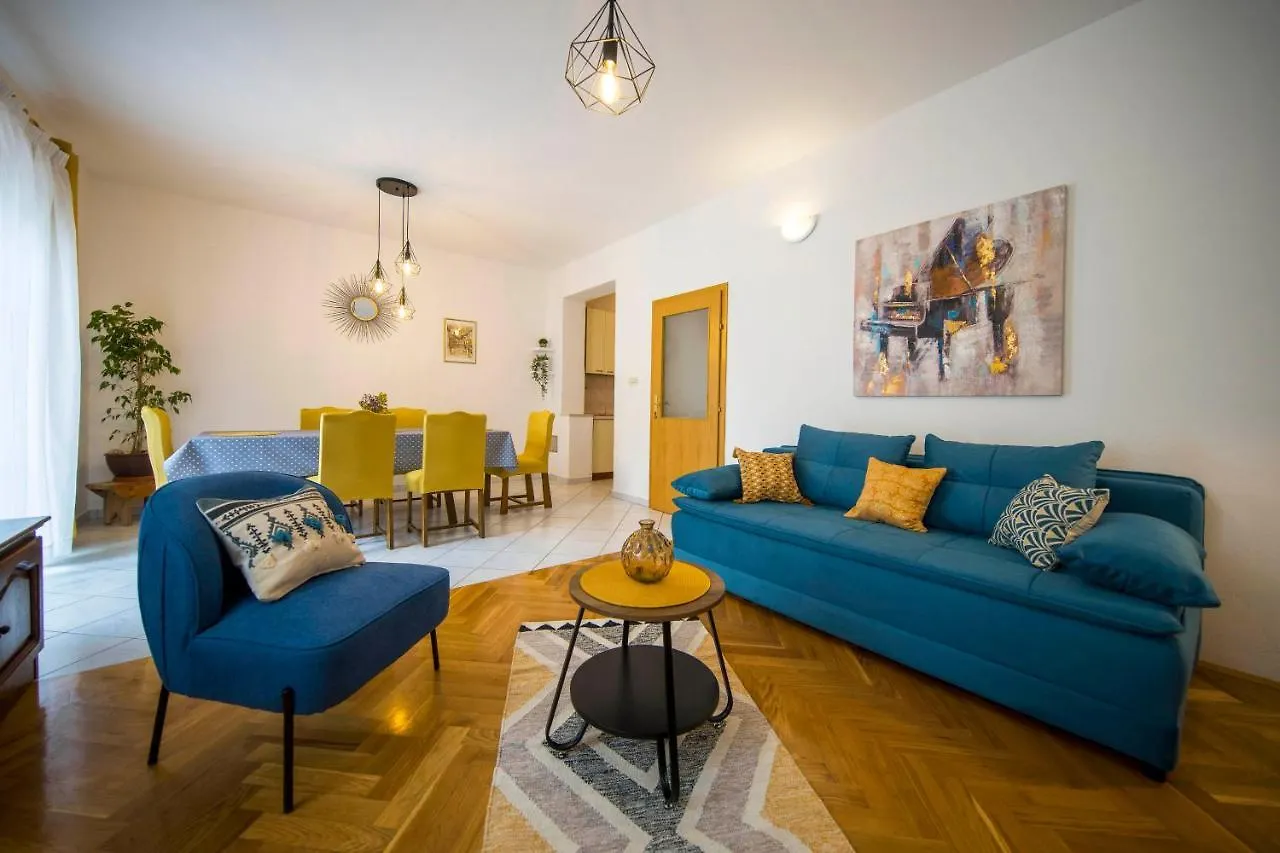 3 Bedroom Apartment Antonio location